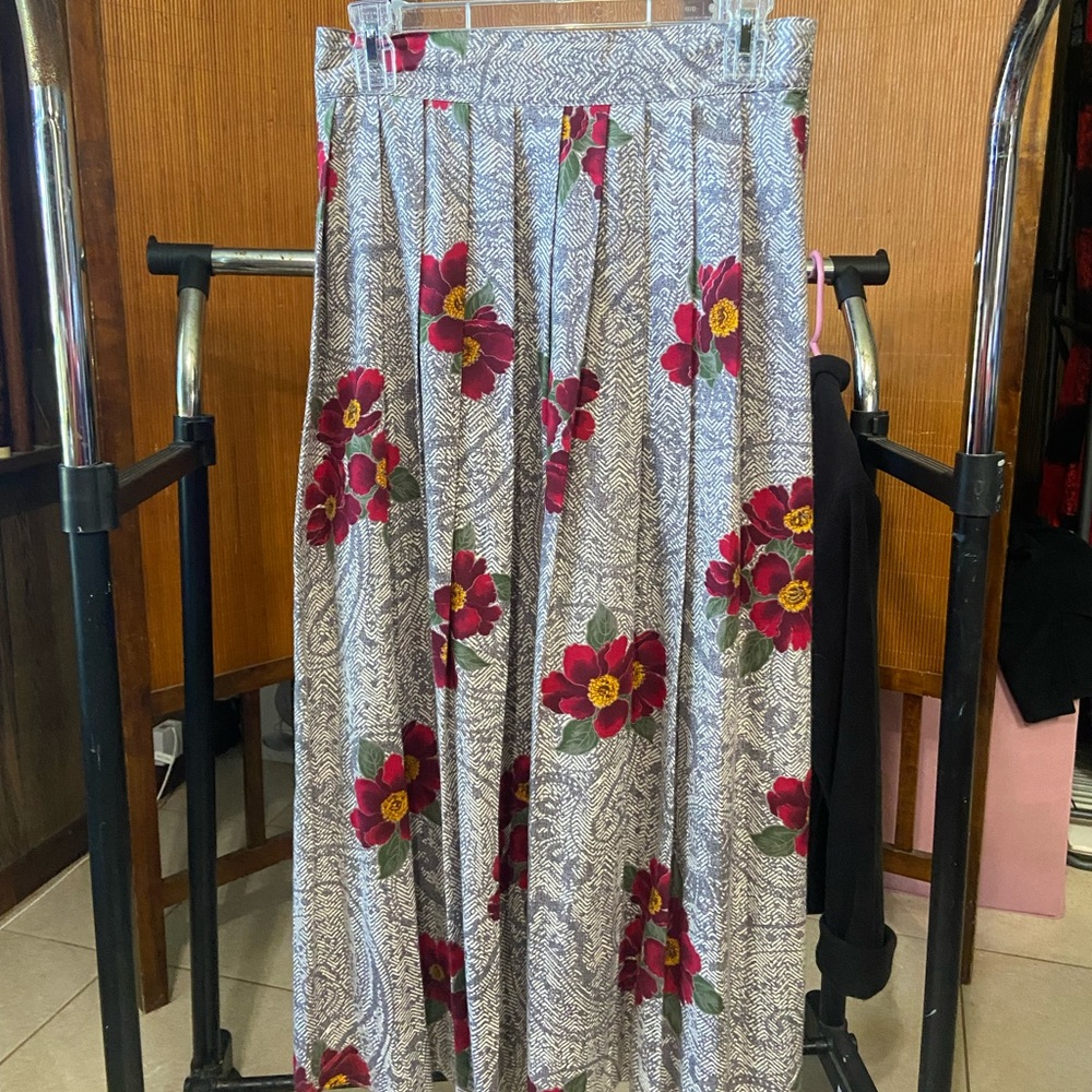 Grey and burgundy floral skirt with elastic waist and zipper in back .. size 10